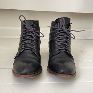 Vintage Witchy Frye Lace Up Black Leather Ankle Boots Size 9M